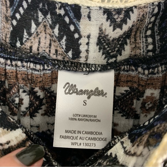 Wrangler Crochet Trim Long Sleeve Blouse NWT Small - Picture 6 of 9